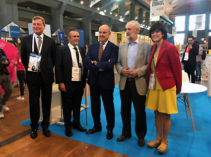 De izqda. a dcha. Carlos Más, vicepresidente ejecutivo de la Fundación IE y Diego del Alcázar, presidente del IE Business School; Luis de Guindos, ministro de Economía, Industria y Competitividad; Luis Cueto, coordinador general de la Alcaldía de Madrid y María Benjumea, presidenta de Spain Startup-South Summit