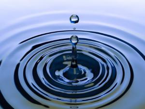 Crean una forma exótica de agua aún más caliente que el núcleo de la Tierra. / qimono (PIXABAY)