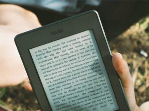 Libro electrónico. / Unsplash (PIXABAY)