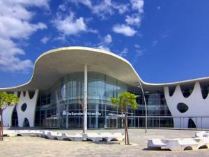Fira Barcelona Gran Vía. Centro de conferencias, diseñado por Toyo Ito. / Wojtek Gurak (FLICKR, CC BY-NC 2.0)