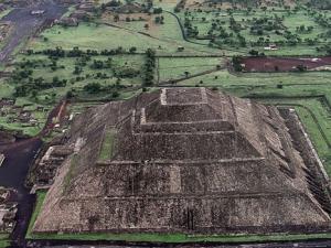 Descubren un túnel que representaba el inframundo bajo la Pirámide de la Luna