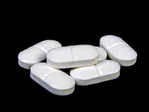 El acetaminofén, también llamado paracetamol, es el componente activo de muchos medicamentos comúnmente recetados y de venta libre que se usan para tratar el dolor y la fiebre en todo el mundo / (PIXABAY)