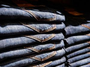 Nuevos métodos de reciclaje aumentan la sostenibilidad de la moda. / jarmoluk (PIXABAY)