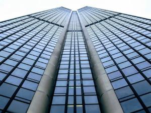 El nuevo elemento mejora la conexión entre los elementos estructurales y resalta por su gran capacidad de deformación sin alcanzar la rotura. / tommileew (PIXABAY)