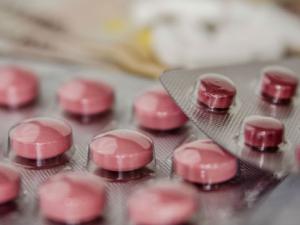 Un nuevo medicamento permite "normalizar" la vida de los pacientes con esclerosis múltiple. / jarmoluk (PIXABAY)