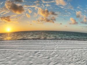 Los investigadores advierten de que los periodos extremos y prolongados de temperaturas inusualmente altas en la superficie oceánica, serán más frecuentes y tendrán una mayor duración. / scottwebb (PIXABAY)