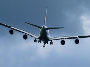 El diseño resultante optimizado es capaz de producir un ahorro del peso de entre un 2 y un 5% respecto a los modelos tradicionales de aviones. / mmisof (PIXABAY)