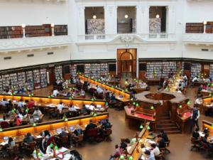 La universidad, ante el reto de formar profesionales que no acaben desempleados. / andrew_t8 (PIXABAY)