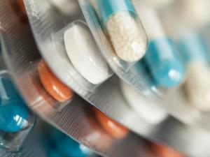 Desde el descubrimiento de la penicilina en 1928, los antibióticos han sido una herramienta fundamental en el sistema de salud pública, salvando millones de vidas en todo el mundo. / PublicDomainPictures (PIXABAY)