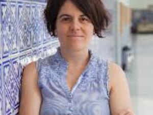 Carmen Valor. Profesora titular en la Facultad de Ciencias Económicas y Empresariales de la Universidad Pontificia Comillas y miembro del Grupo Esost.