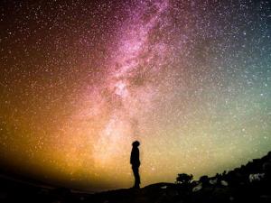 Stephen Hawking sigue desvelando misterios