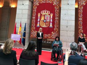 Entre las 157 medidas que plantea la Estrategia se incluyen programas de ayudas a las empresas para la adopción de medidas que eliminen la brecha salarial