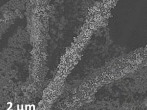 El nuevo recubrimiento para tejidos textiles podría neutralizar armas químicas y ayudar a salvar incontables vidas. / American Chemical Society