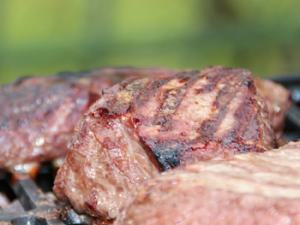 Carne a la parrilla. / HolgersFotografie (PIXABAY)