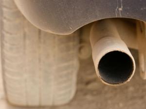 Descubierto un fenómeno que reduciría las emisiones de monóxido de carbono en los convertidores catalíticos de automóviles. / stux (PIXABAY)