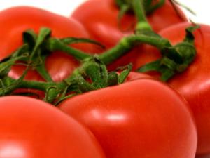 Los expertos han optimizado el proceso químico que permite que los componentes de este film se adhiera mejor a la celulosa. / Alexas_Fotos (PIXABAY)