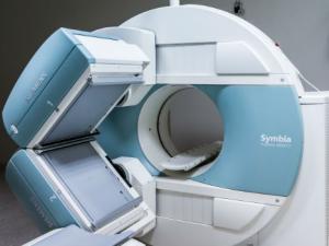 Equipo de resonancia magnética. / jarmoluk (PIXABAY)