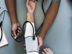 Identifican un nuevo actor en el daño vascular asociado a la hipertensión