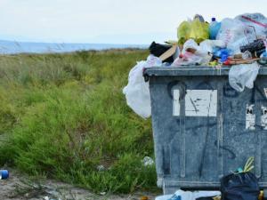 Cada año se genera en todo el mundo más de 8.000 millones de toneladas de residuos urbanos. / RitaE (PIXABAY)