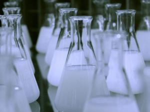 Identifican un nuevo método para describir una reacción química a partir de las transferencias de electrones de los enlaces. / Republica (PIXABAY)