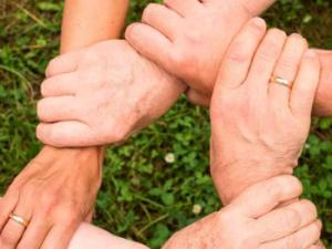 Los resultados obtenidos pueden ayudar a comprender mejor las relaciones y percepciones sociales entre pacientes y adolescentes. / URJC