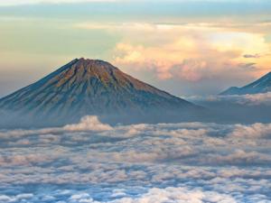 Age and foaming: how to predict when a volcano will erupt